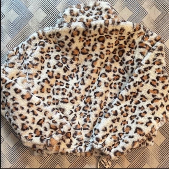 ❄️ VS Pink Leopard Print Sweater - Picture 10 of 11